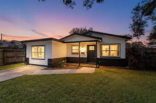 1121 49th Ave N, Saint Petersburg, FL 33703 - Photo 1