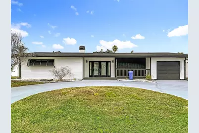 7907 1st Avenue S, Saint Petersburg, FL 33707 - Photo 1