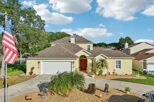 828 Palm Harbor Ct, Leesburg, FL 34748 - Photo 1