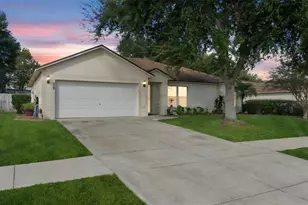 886 Scenic View Cir, Minneola, FL 34715 - Photo 1