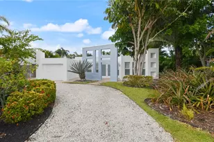 811 NE 21st Dr, Wilton Manors, FL 33305 - Photo 1
