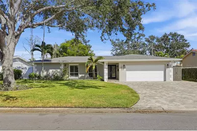 1937 Dolphin Boulevard S, Saint Petersburg, FL 33707 - Photo 1