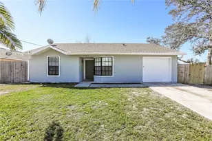 1830 Hallcrest Dr, Deltona, FL 32725 - Photo 1