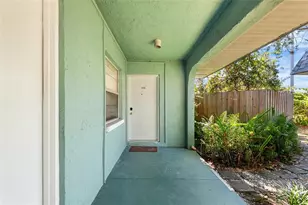555 62nd St S, Saint Petersburg, FL 33707 - Photo 1