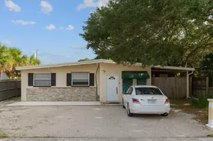 110 NE Monroe Cir N, Saint Petersburg, FL 33702 - Photo 1