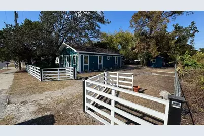 1118 E Linebaugh Avenue, Tampa, FL 33612 - Photo 1