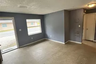 402 Terry St, Wildwood, FL 34785 - Photo 1