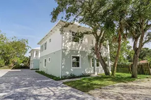 667 SW Cleveland Ave, Stuart, FL 34994 - Photo 1
