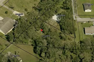 903 S Gordon St, Plant City, FL 33563 - Photo 1