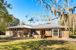 2002 Pine Ct, Deland, FL 32720 - Photo 1