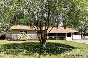 405 Tropic Cir, Fruitland Park, FL 34731 - Photo 1