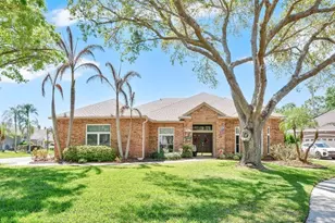 660 Waterscape Way, Orlando, FL 32828 - Photo 1