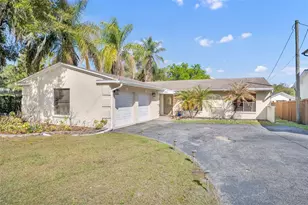 1081 Lake Weldona Dr, Orlando, FL 32806 - Photo 1