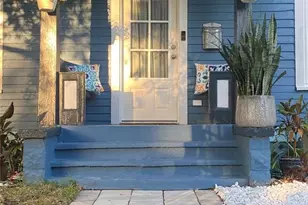 701 14th St N, Saint Petersburg, FL 33705 - Photo 1