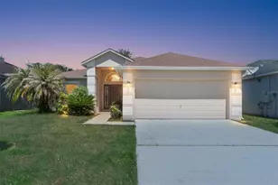 560 Brown Bear Way, Saint Cloud, FL 34772 - Photo 1
