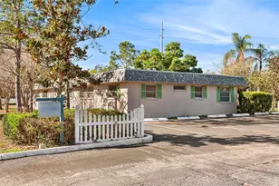 555 62nd St S, Saint Petersburg, FL 33707 - Photo 1
