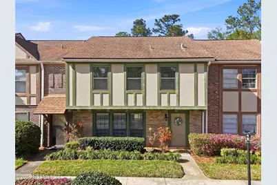 8153 Sutton Place N, Jacksonville, FL 32217 - Photo 1
