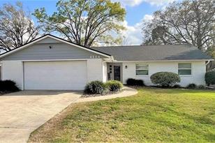 4504 SE 11th Pl, Ocala, FL 34471 - MLS OM653944 - Coldwell Banker