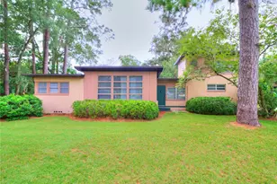 1022 NE 11th Ave, Ocala, FL 34470 - Photo 1