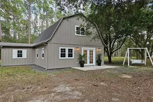 9805 SE 182nd Avenue Rd, Ocklawaha, FL 32179 - Photo 1