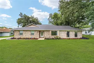 11 Almond Ct, Ocala, FL 34472 - Photo 1