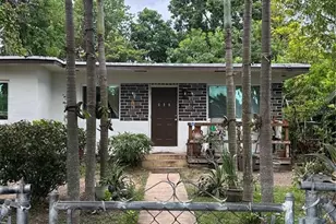 690 NW 1st St, Homestead, FL 33034 - Photo 1