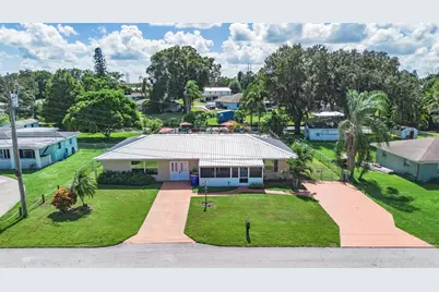 114 Lake Huntley Drive, Lake Placid, FL 33852 - Photo 1