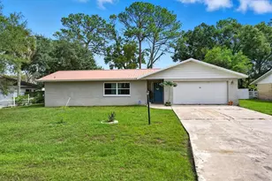 562 Silver Course Loop, Ocala, FL 34472 - Photo 1