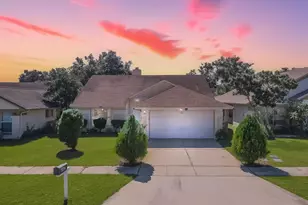 8822 Kensington Ct, Kissimmee, FL 34747 - Photo 1