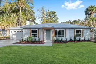 725 SE 10th Pl, Ocala, FL 34471 - Photo 1