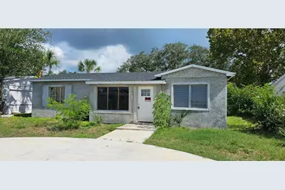 811 40th Avenue NE, Saint Petersburg, FL 33703 - Photo 1