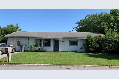 307 NE 11th Place, Ocala, FL 34470 - Photo 1