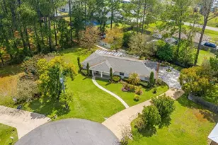 118 W Camelot Dr, Palatka, FL 32177 - Photo 1