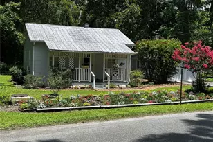 142 NW 2nd Ave, Williston, FL 32696 - Photo 1