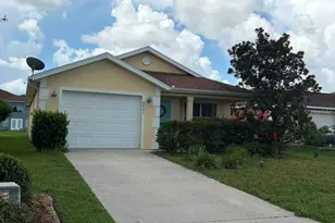 4921 NE 123rd Ln, Oxford, FL 34484 - Photo 1