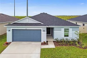 608 Royal Palm Dr, Lake Wales, FL 33898 - Photo 1