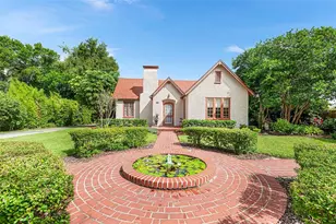 1323 Stately Oaks Dr NW, Winter Haven, FL 33881 - Photo 1