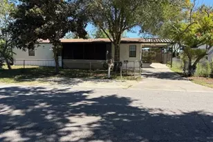 28 Uncle Pete Rd E, Haines City, FL 33844 - Photo 1