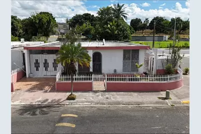 18th St. Urb. Alturas De Flamboyan #FF-10, Bayamon, PR 00959 - Photo 1