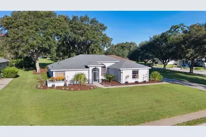 5252 Grove Manor, Lady Lake, FL 32159 - Photo 1