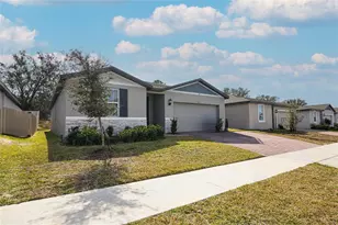 956 Cambridge Dr, Winter Haven, FL 33881 - Photo 1