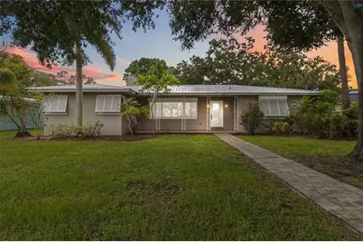 612 Lakeshore Boulevard, Kissimmee, FL 34744 - Photo 1