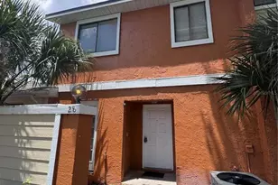 28 Silver Falls Cir, Kissimmee, FL 34743 - Photo 1