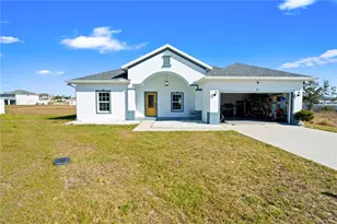 817 Desmoines Pl, Kissimmee, FL 34759 - Photo 1