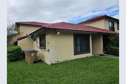 569 Hunter Circle, Kissimmee, FL 34758 - Photo 1