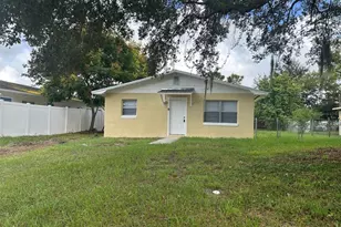 216 Florida Ave, Dundee, FL 33838 - Photo 1