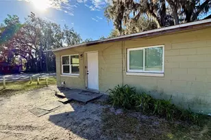 400 Peters St, Wildwood, FL 34785 - Photo 1