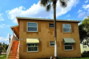 727 Michigan Ct, Saint Cloud, FL 34769 - Photo 1