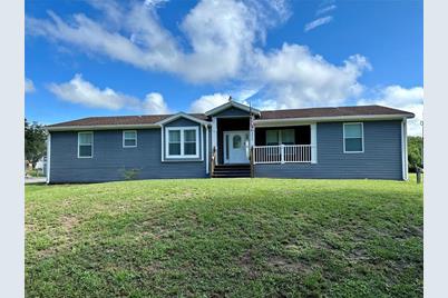 2224 E Knights Griffin Road, Plant City, FL 33565 - Photo 1