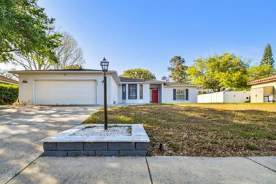 1639 Lakeside Drive, Tarpon Springs, FL 34688 - Photo 1